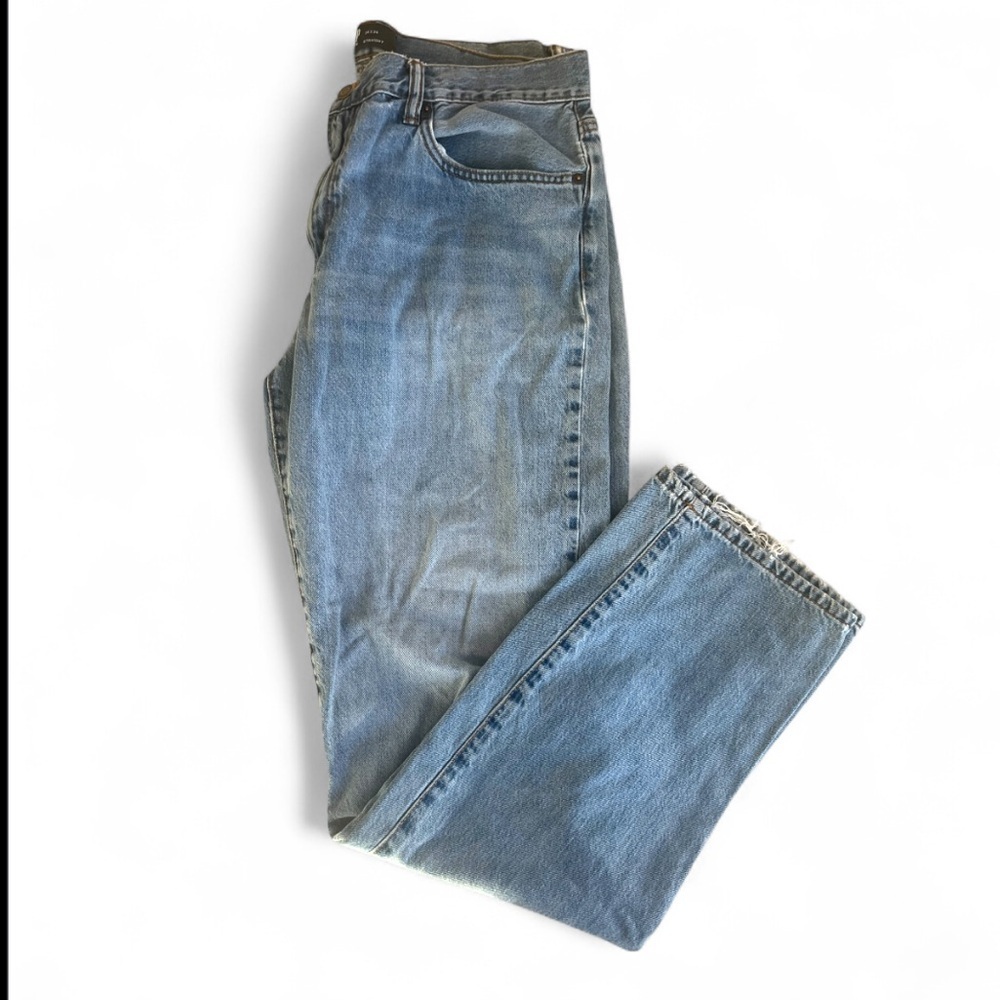 GAP Straight Leg Jeans - Light Blue Wash